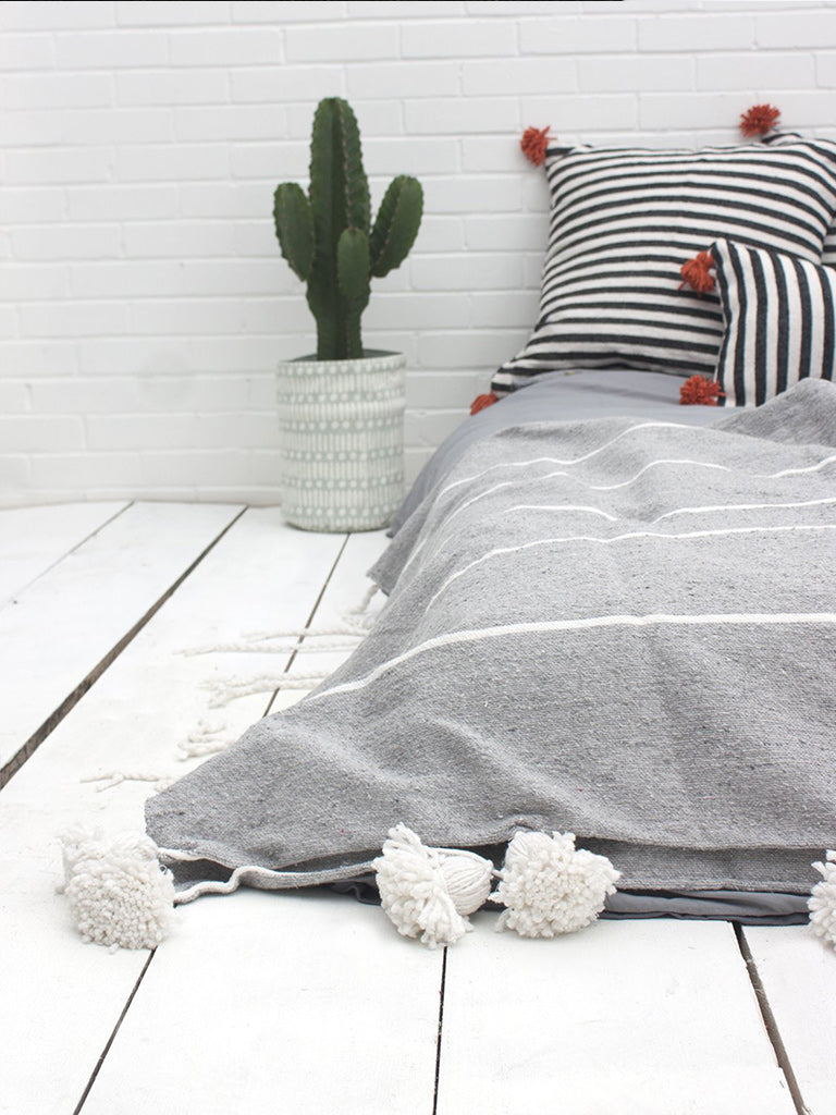 Pom Tassel Cotton Throw