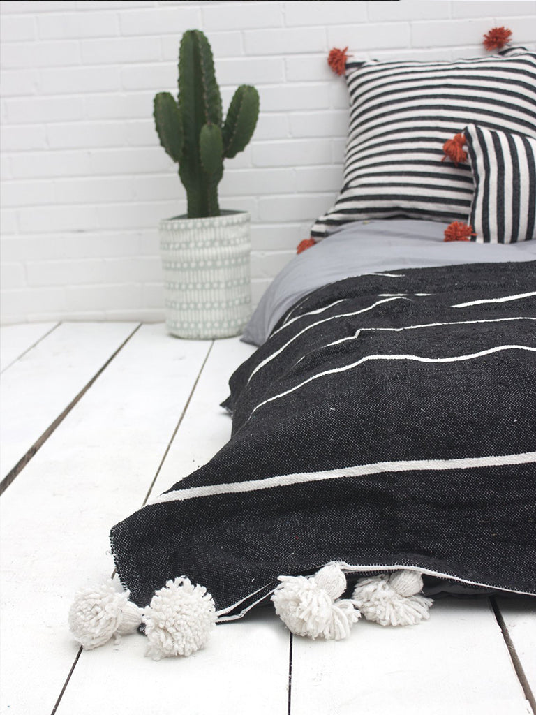Pom Tassel Cotton Throw